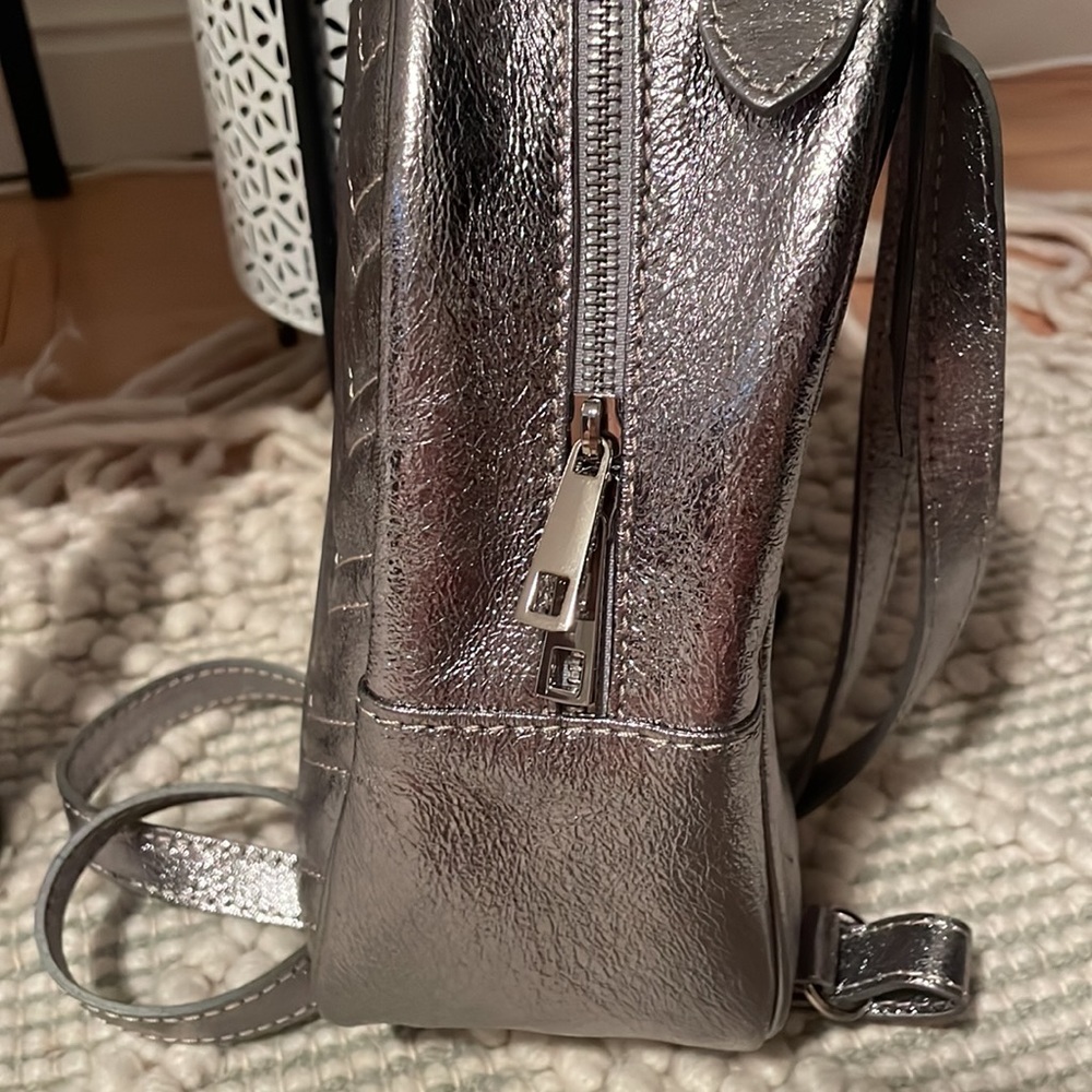 Silver backpack - Picture 4 of 7